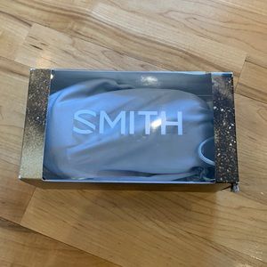 New with tag never worn smith clear ski goggles style: fuel v 1